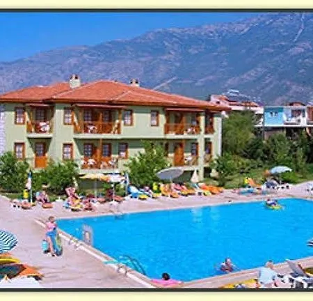 Hotel Saray 2*