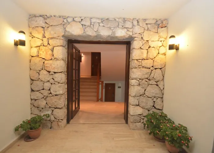 Saray Hotell